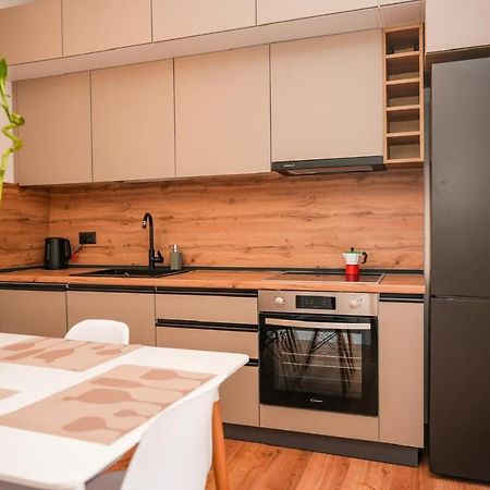 Bougainvilla Apartments 티라나 외부 사진