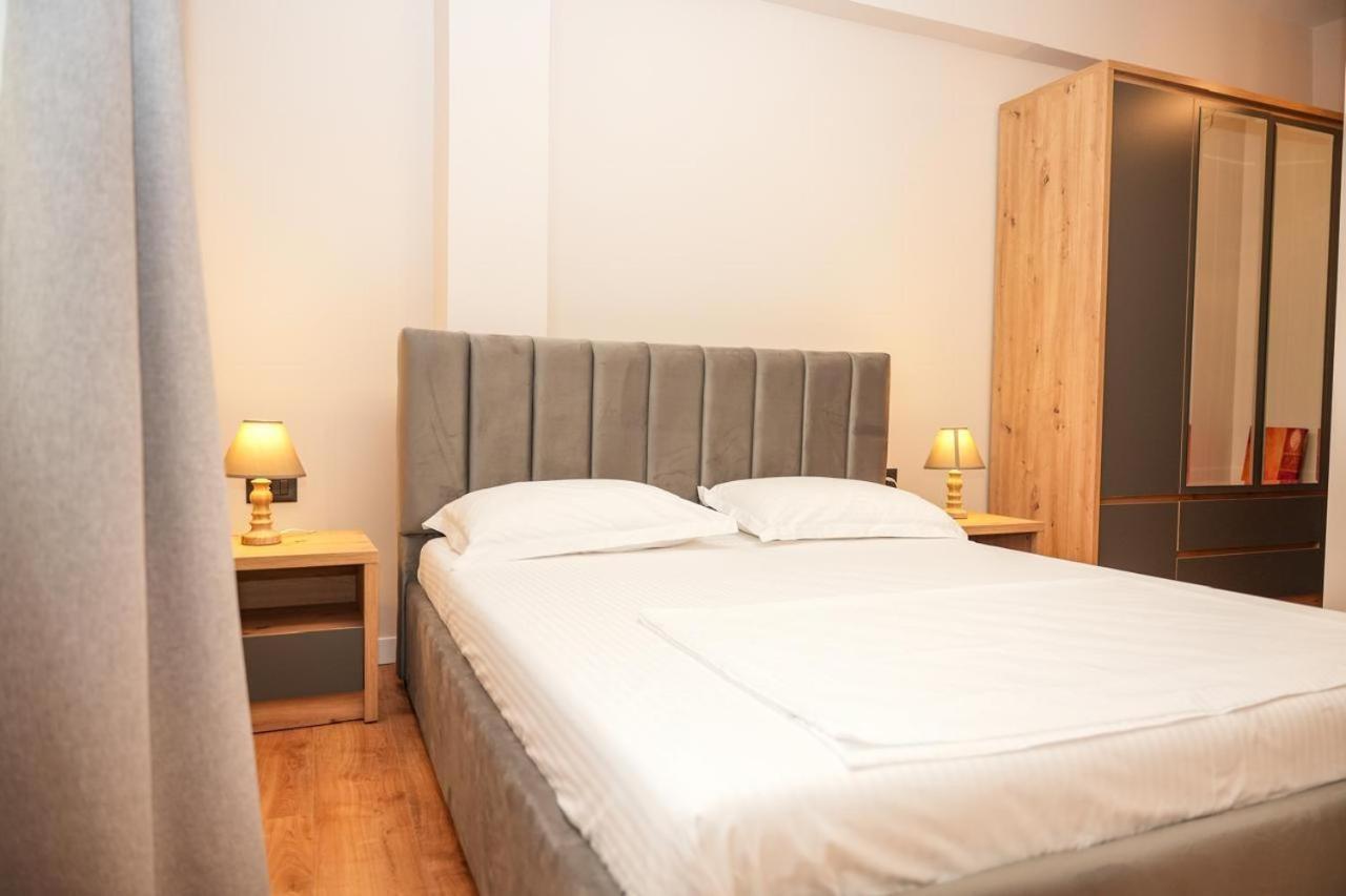 Bougainvilla Apartments 티라나 외부 사진