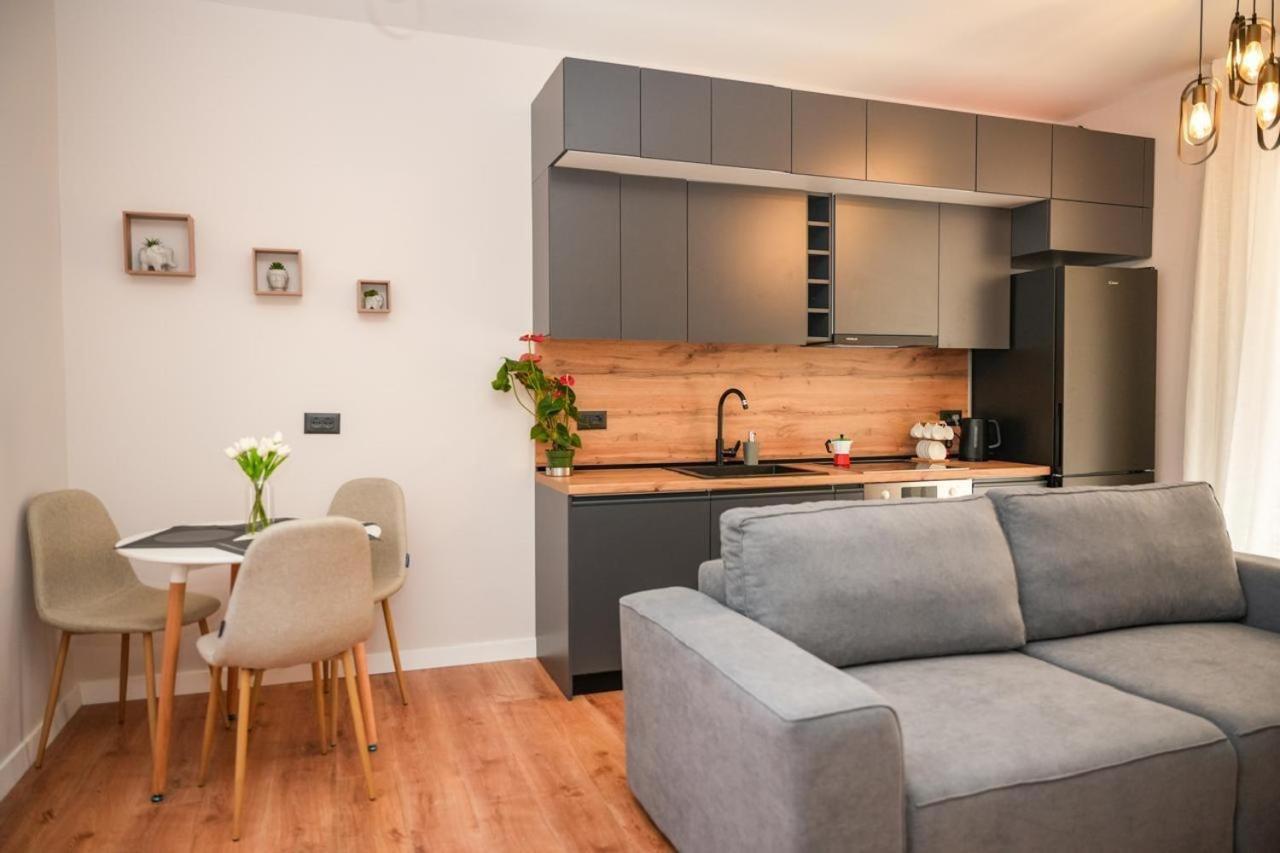 Bougainvilla Apartments 티라나 외부 사진