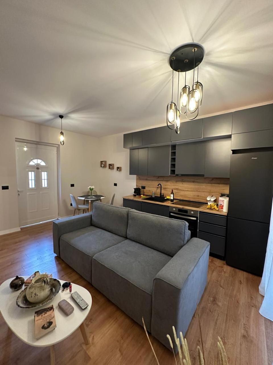 Bougainvilla Apartments 티라나 외부 사진
