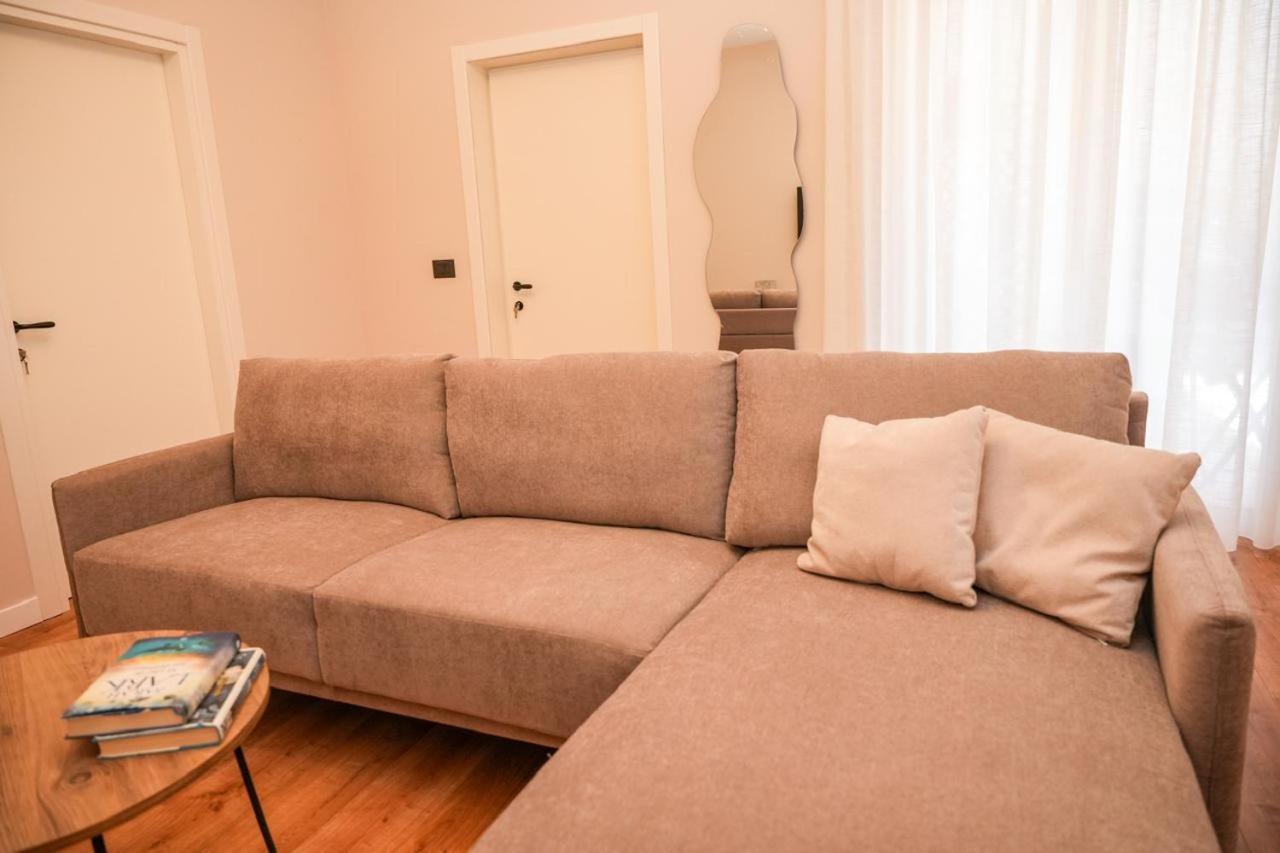 Bougainvilla Apartments 티라나 외부 사진