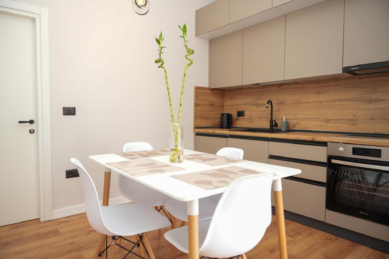 Bougainvilla Apartments 티라나 외부 사진